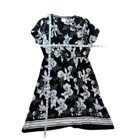 Soma Floral Mock Wrap Dress Size Small - Picture 3 of 9